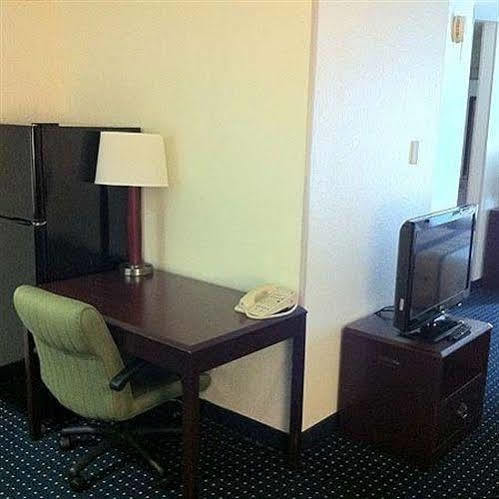 Studios And Suites 4 Less - Gum Road Chesapeake Esterno foto